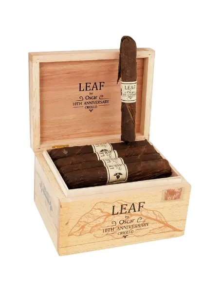 Xì Gà Leaf By Oscar 10th Anniversary Criollo Toro